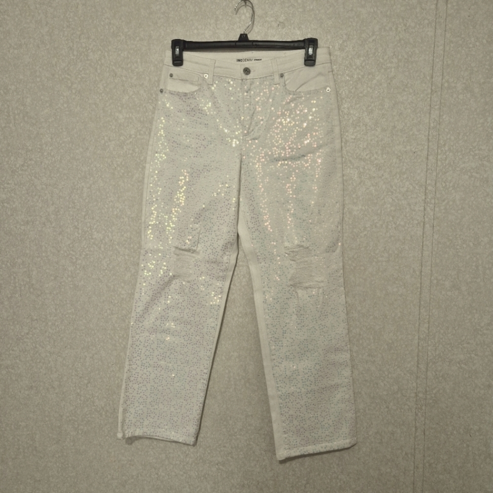 INC International Concepts White Distresed  Ankle Cropped Jeans..SIZE:8/29